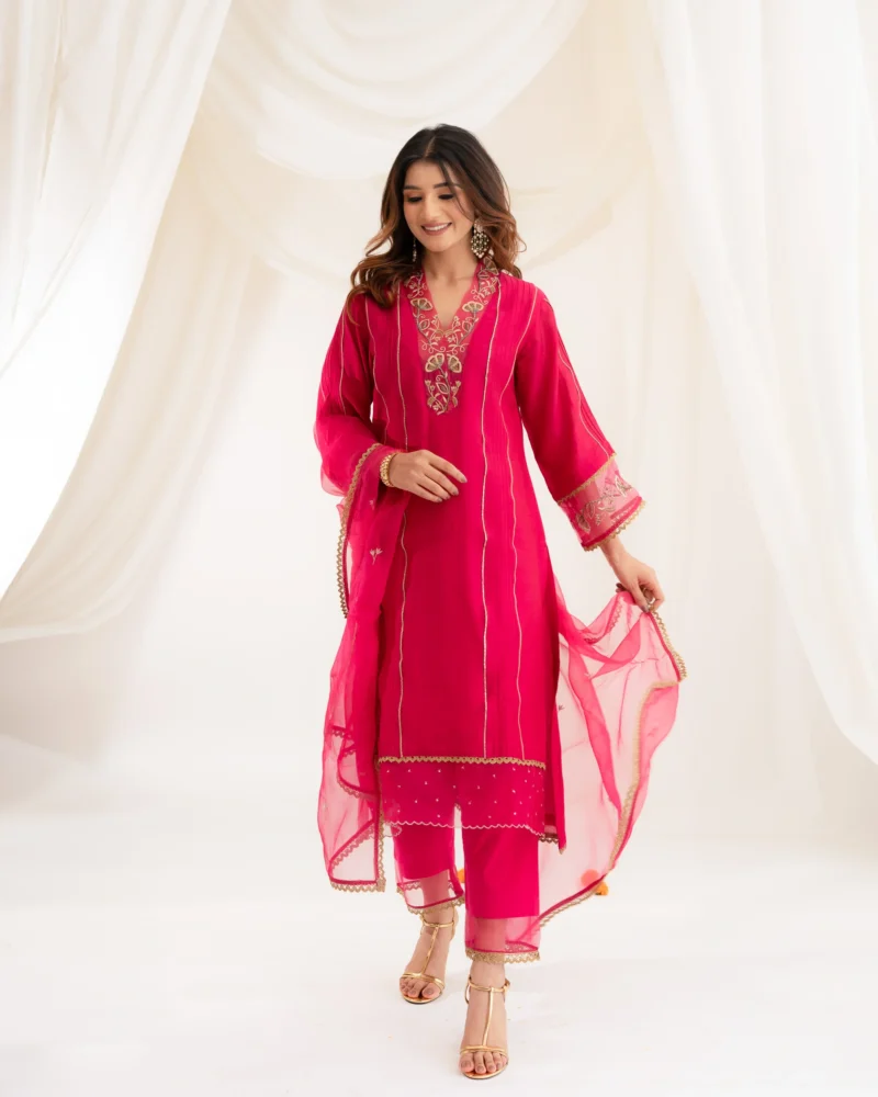 Tarangini Set in Rani Pink