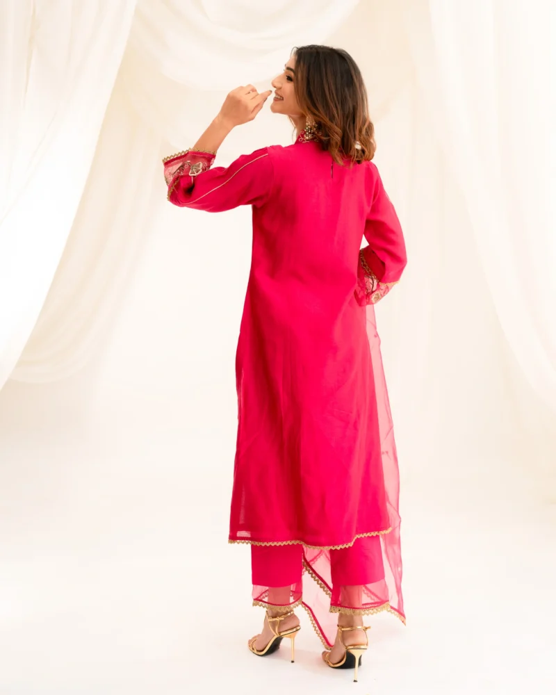 Tarangini Set in Rani Pink
