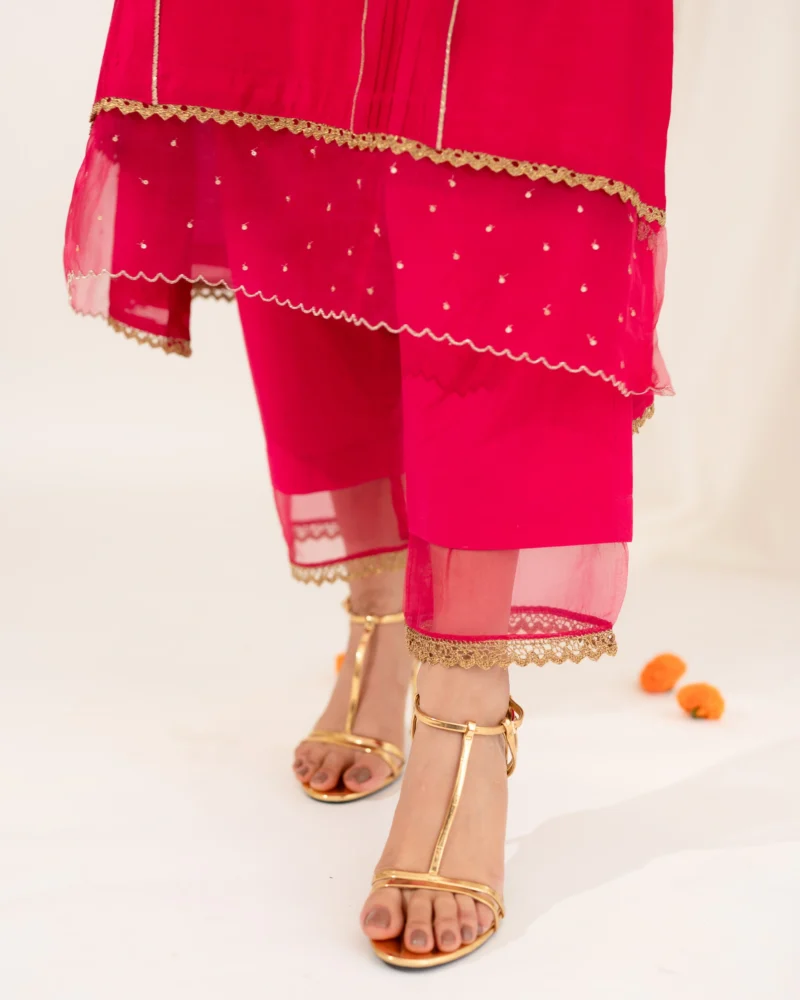 Tarangini Set in Rani Pink