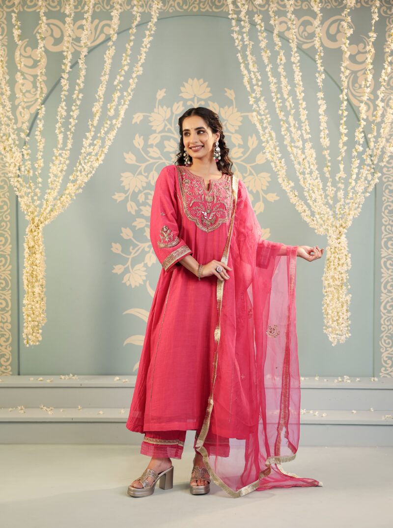 Kumud Set Rani pink