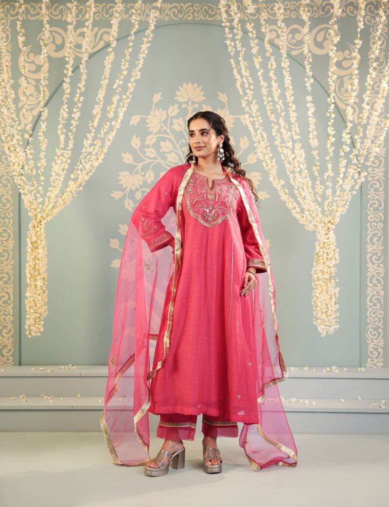 Kumud Set Rani pink